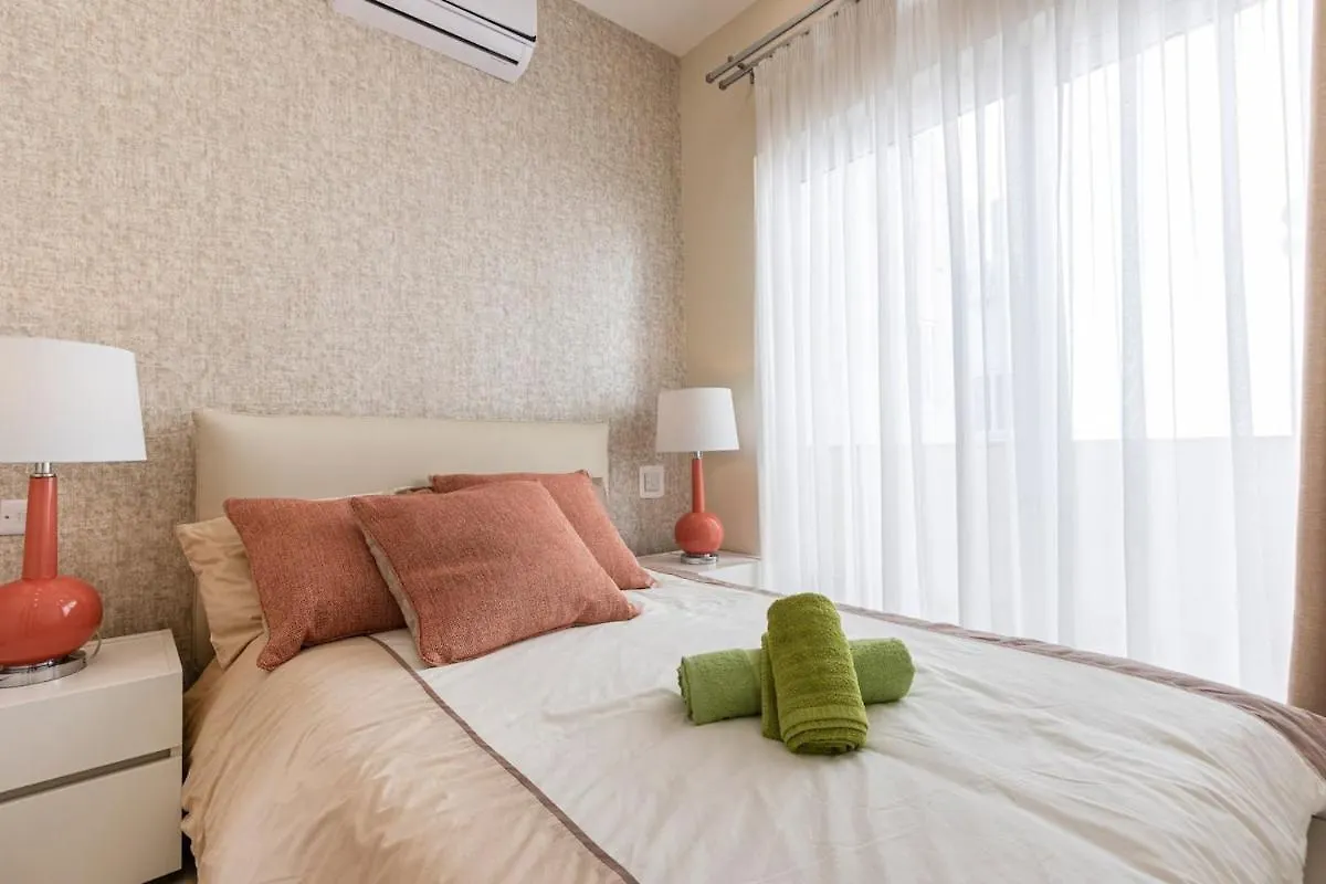 Warmth & Waves Penthouse Apartment Saint Julian's Malta